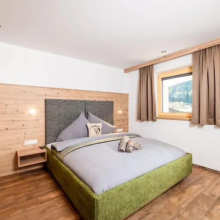בית נופש Beim Lois Edelweiss - Balcony & Sauna Access *