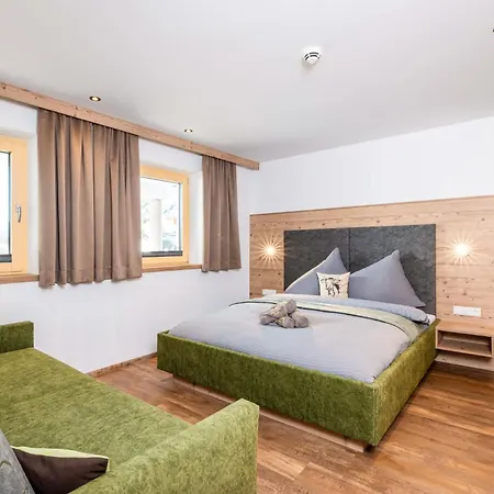 בית נופש Beim Lois Edelweiss - Balcony & Sauna Access